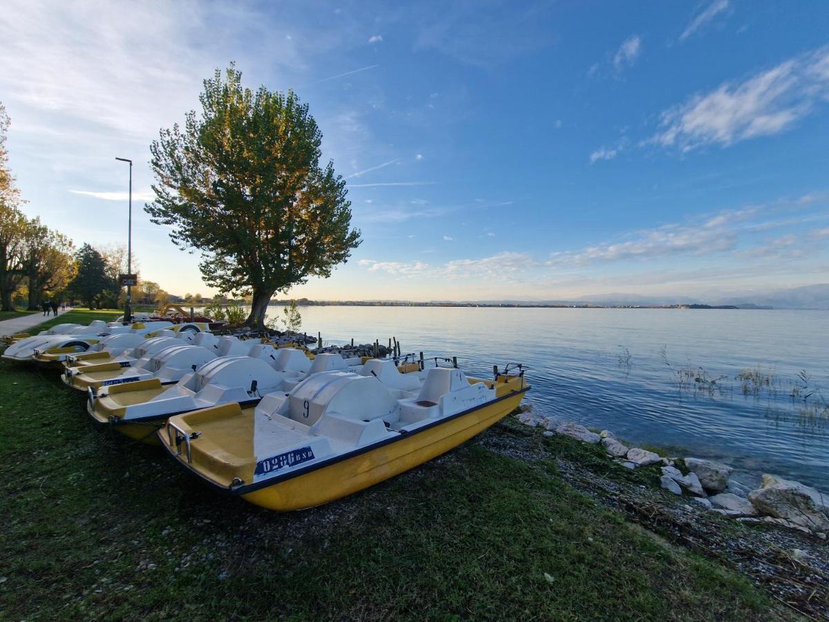 Casa Vittoria Sirmione Punta Gro Con Piscina Apartment Exterior foto