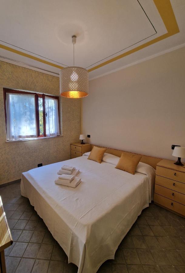 Casa Vittoria Sirmione Punta Gro Con Piscina Apartment Exterior foto
