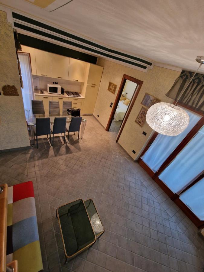 Casa Vittoria Sirmione Punta Gro Con Piscina Apartment Exterior foto